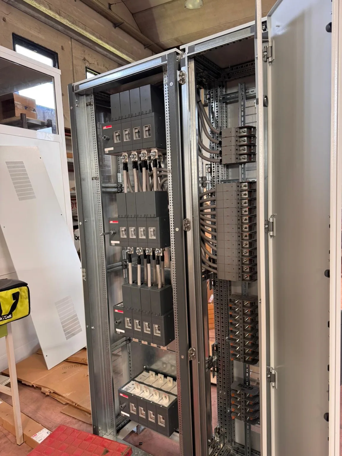 Cablaggio interno di quadro elettrico industriale BT