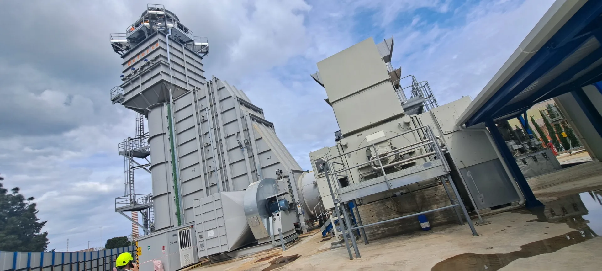 Impianto elettrico del gruppo Peaker da 63 MW durante il commissioning