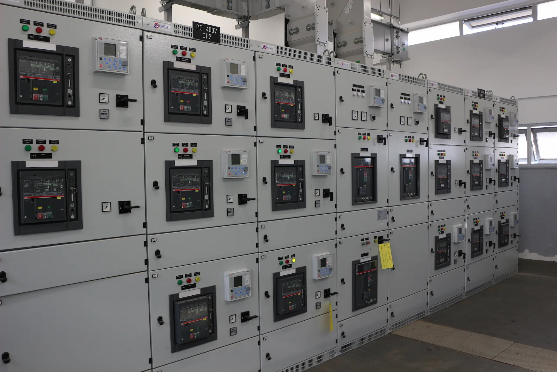 Assemblaggio e cablaggio di quadro elettrico industriale