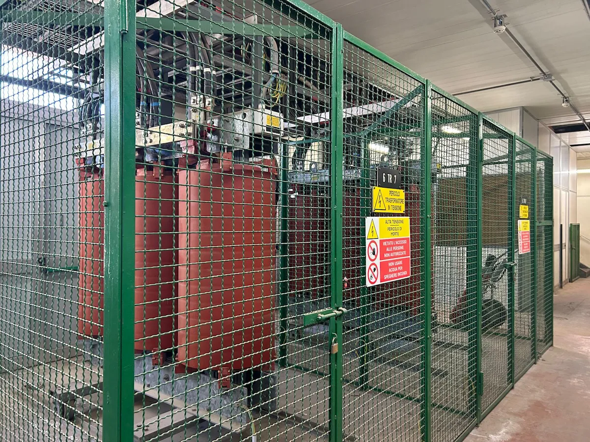 Trasformatore MT BT da 1600 kVA integrato negli impianti ausiliari di una centrale